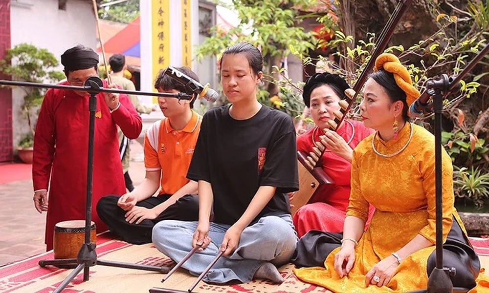 Youngsters revitalising traditional music through living museum